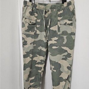 Aerie size XL joggers Camo